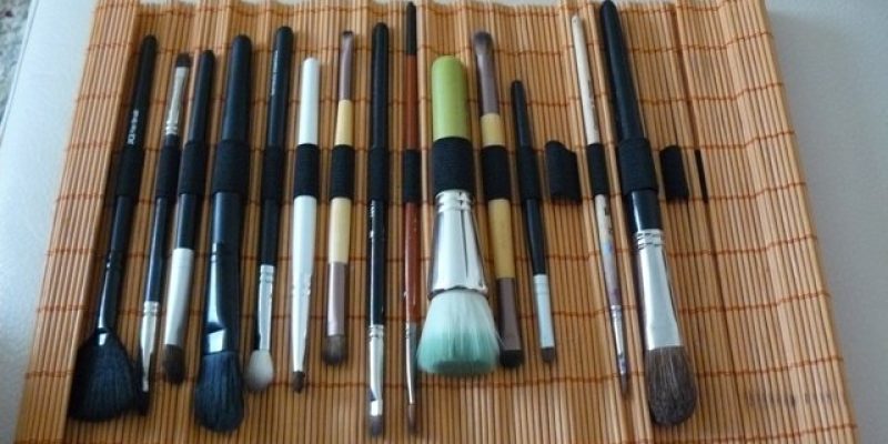Как сделать чехол для кистей из бамбукового коврика?